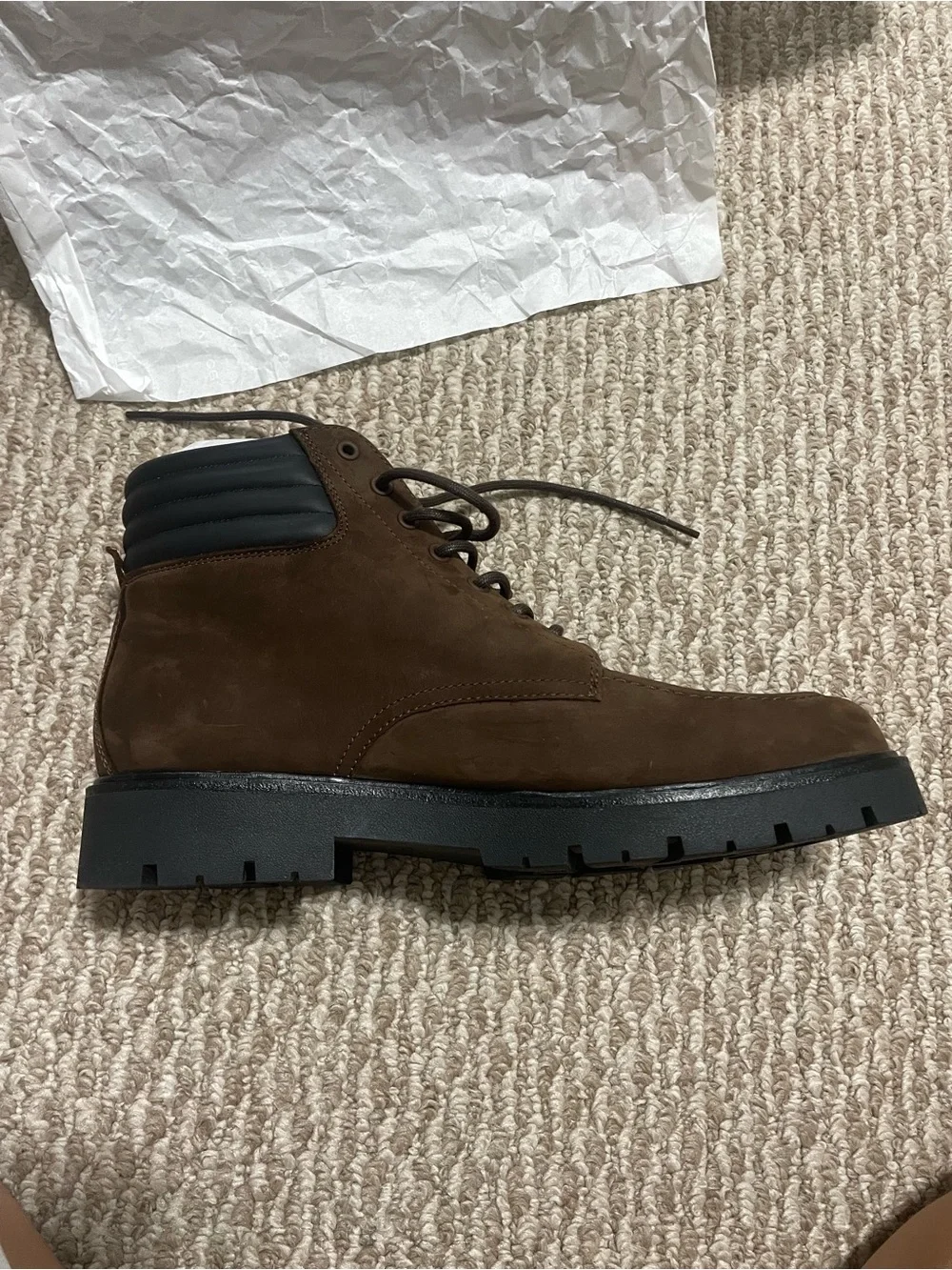 NWT VINCE Men's Leonard Lug-Sole Boots